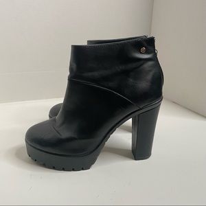 Zip up Black leather Boots by Bull Boxer